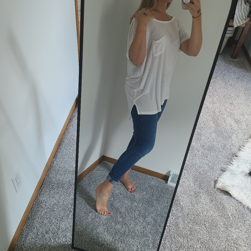 Hollister Mega Oversized Top White Women's Short Sleeved - Picture 3 of 12